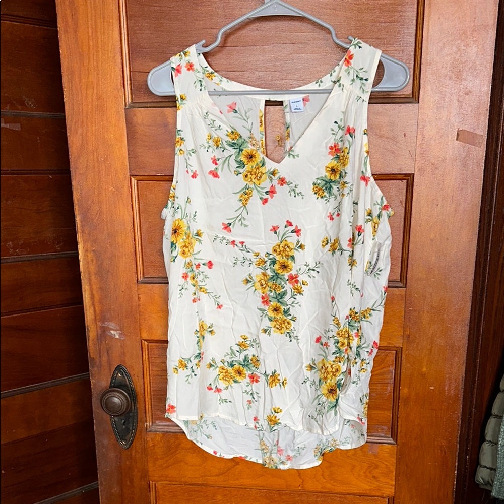 NWT Floral Old Navy Sleeveless Top